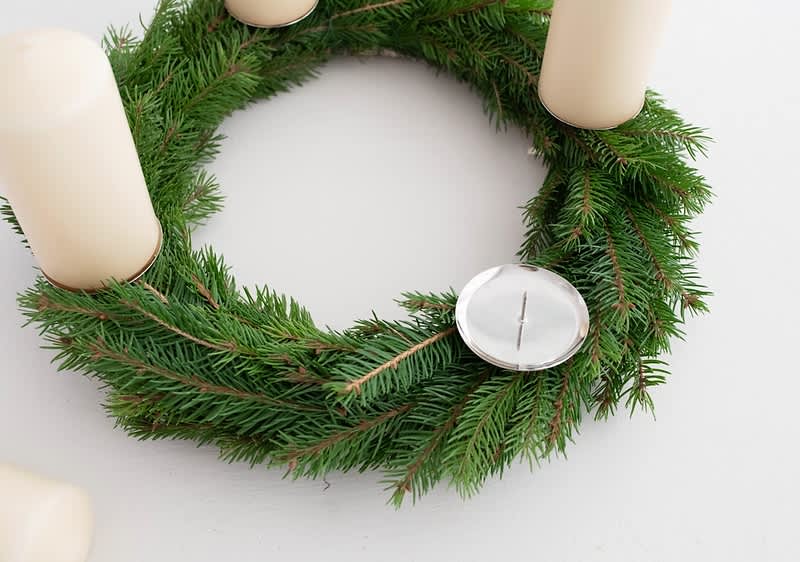 Adventi koszorú készítése házilag
