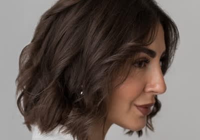 Barna hullámos haj oldalnézetből