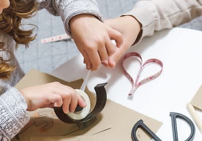 Karácsonyi kézműveskedés gyerekekkel