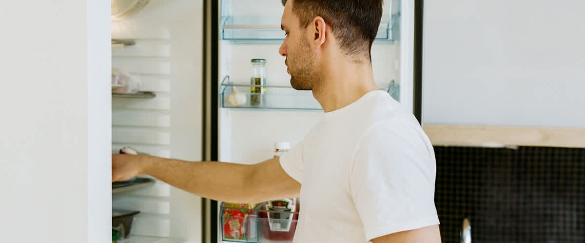 A hűtőszekrény szagtalanítása