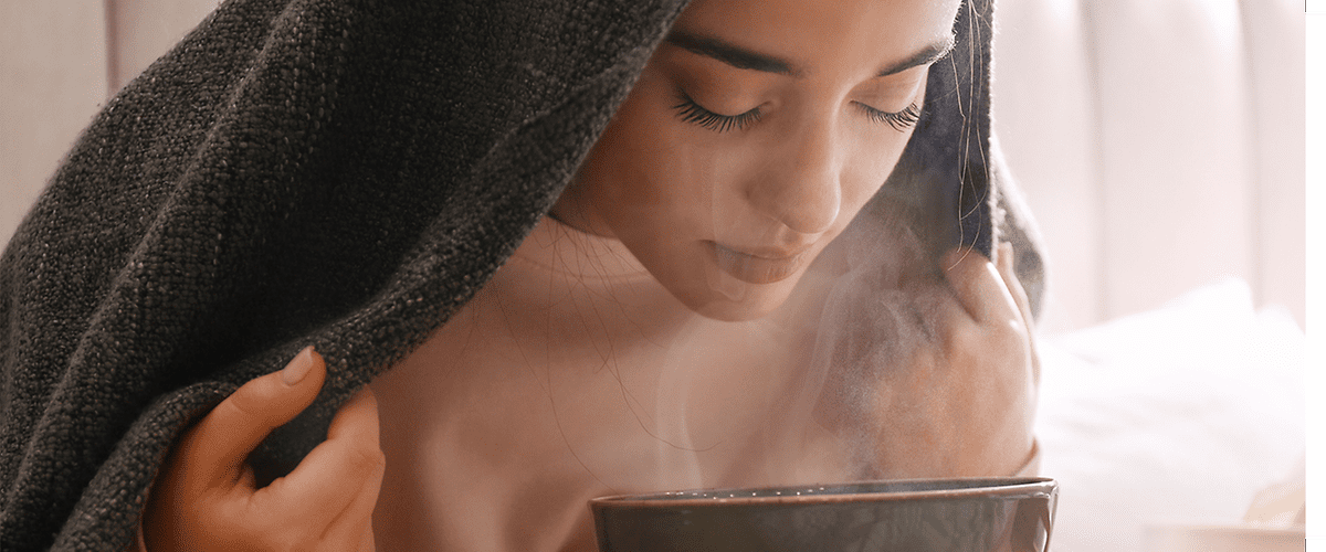 Entspannen Sie bei einem Gesichtsdampfbad