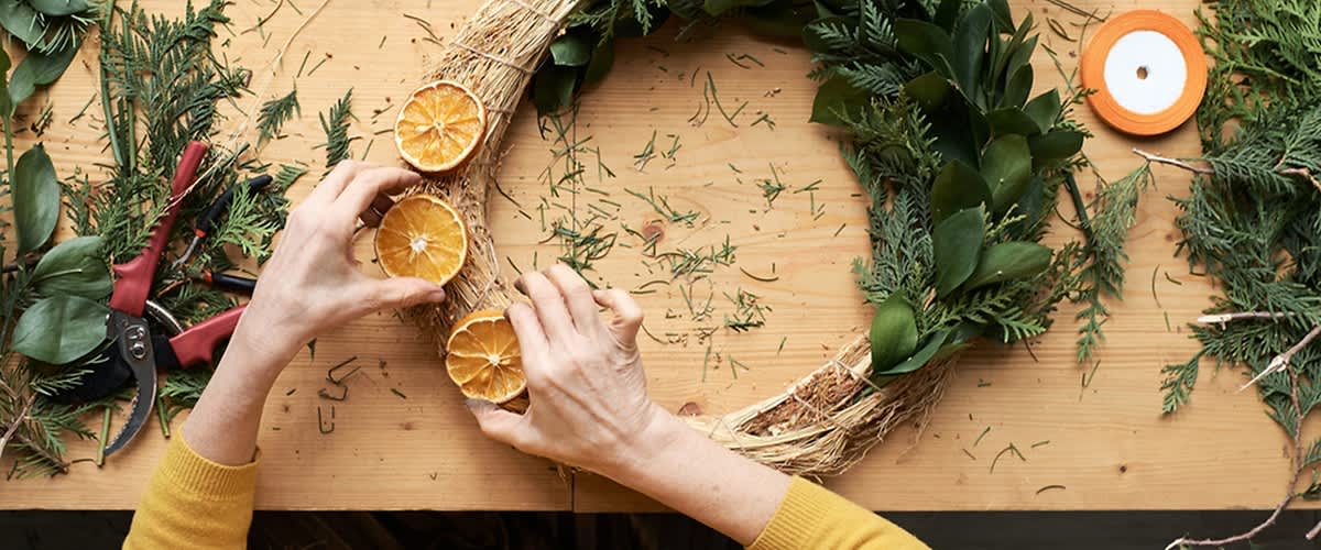 karácsonyi dekoráció természetes anyagokból