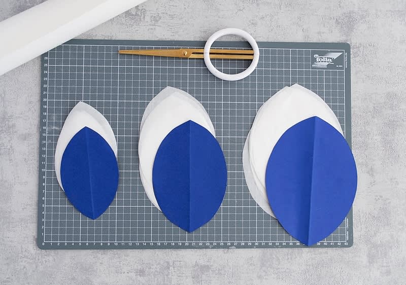 Papírcsillag készítéshez szükséges eszközök és sablonok