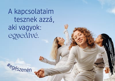 Táncoló emberek kék ég alatt, szöveg: A kapcsolataim tesznek azzá, aki vagyok: egyedivé