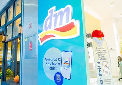 A dm az előre mutató megoldásokban hisz: a forgalmi növekedés lehetőséget ad a további fejlesztésekre 