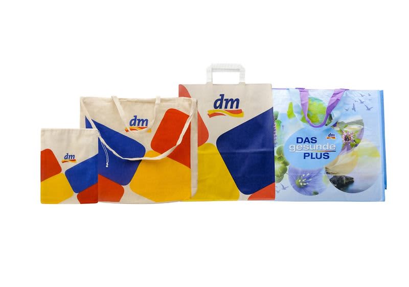 Eltűntek az egyszer használatos műanyag táskák a dm-ből