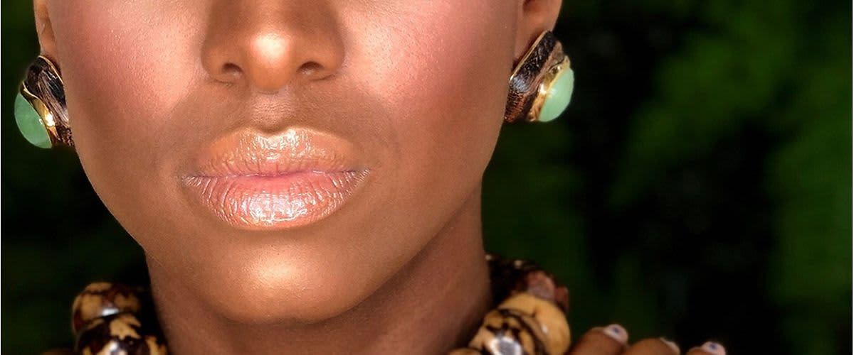 Újra csilloghatunk: a szájfény visszatér!