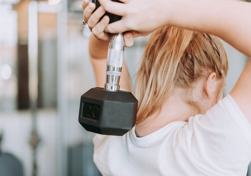 Edzés otthon: Maradjon fitt az alábbi 4 lépés segítségével 