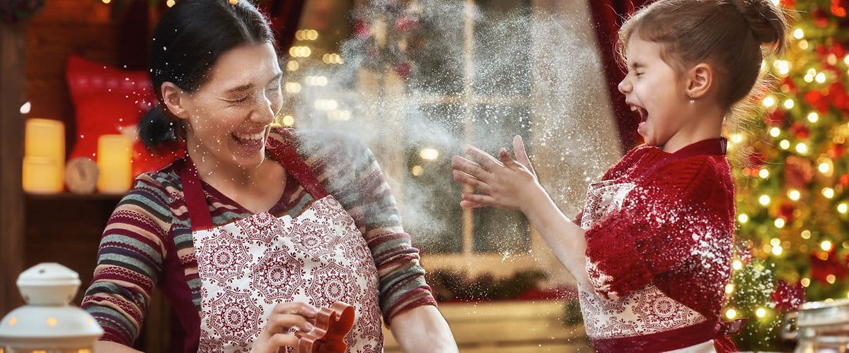 Tündöklő dobozkák a falon