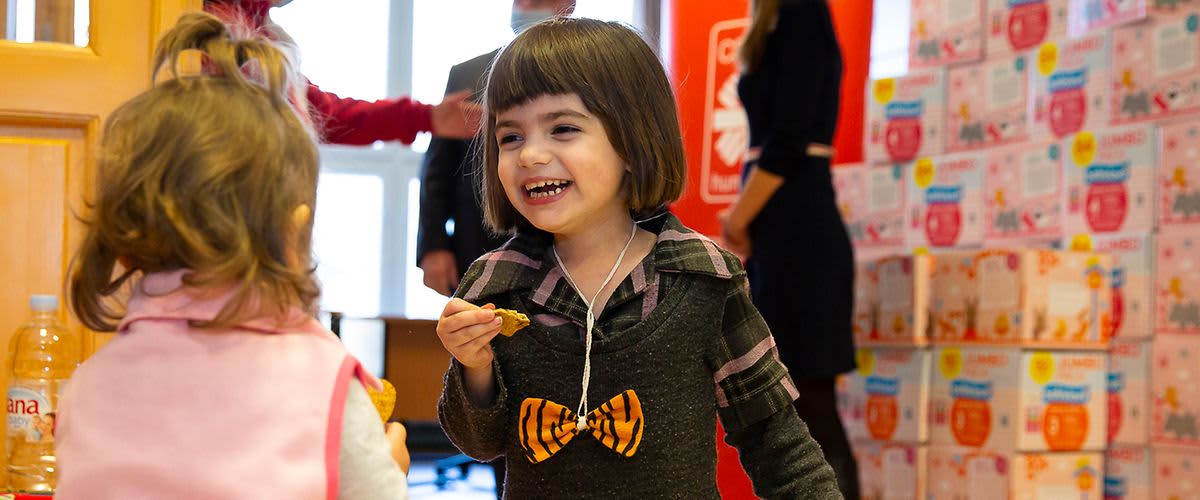 A dm idén is pelenka adománnyal támogatja a nehéz körülmények között élő családokat