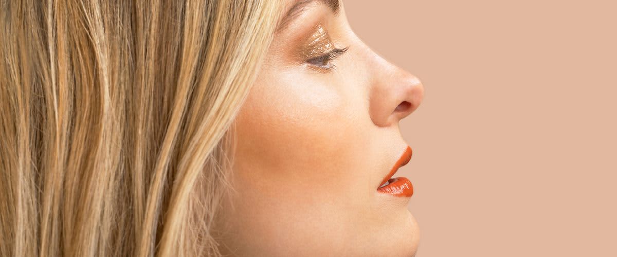 Bronzosító – egy nagyszerű sminktrükk a ragyogó befejezéshez 