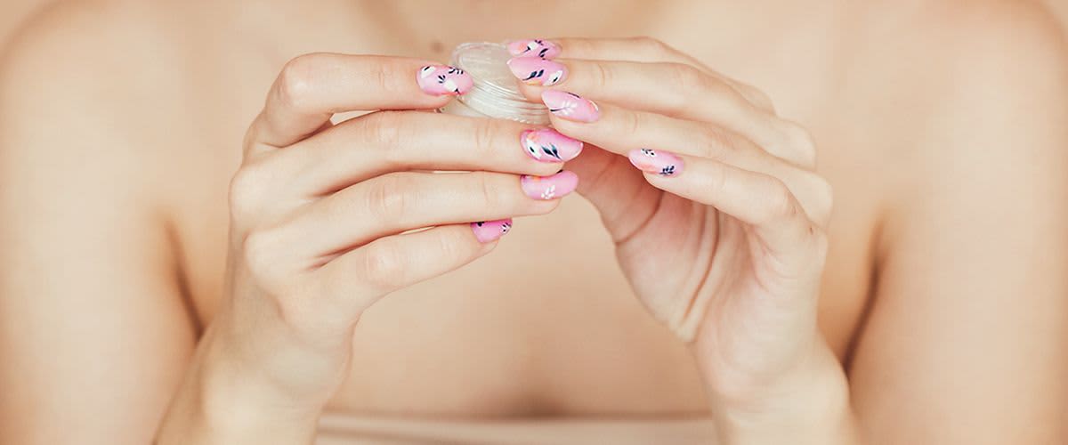 Zselés körmök: Felejtse el az UV-lámpát! 