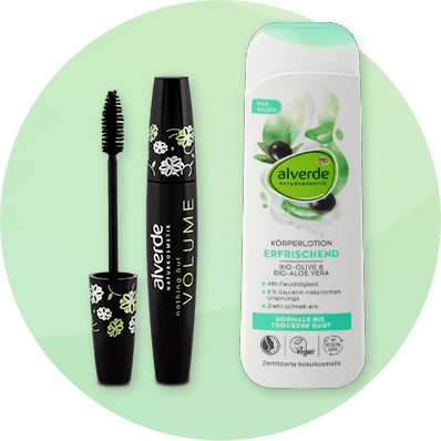 Mascara e lozione corpo alverde su sfondo verde