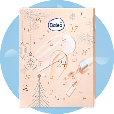 Calendario dell'avvento Balea con numeri e decorazioni natalizie su sfondo azzurro con elementi astratti bianchi