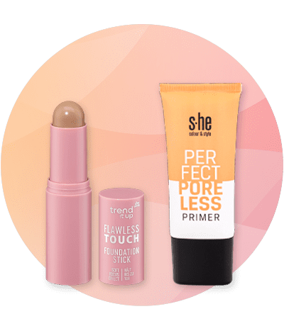 Fondotinta stick trend it up e primer per trucco s-he colour&style su sfondo rosa sfumato