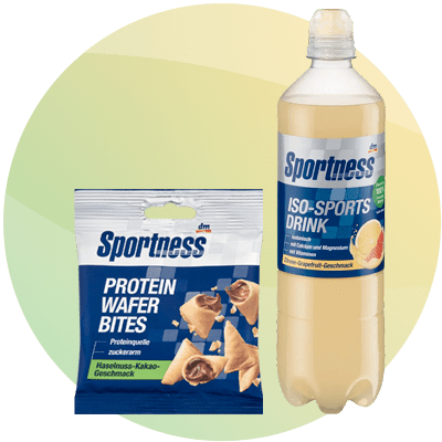 Alimentazione sportiva di Sportness: snack alla nocciola e cioccolato e bevanda isotonica.