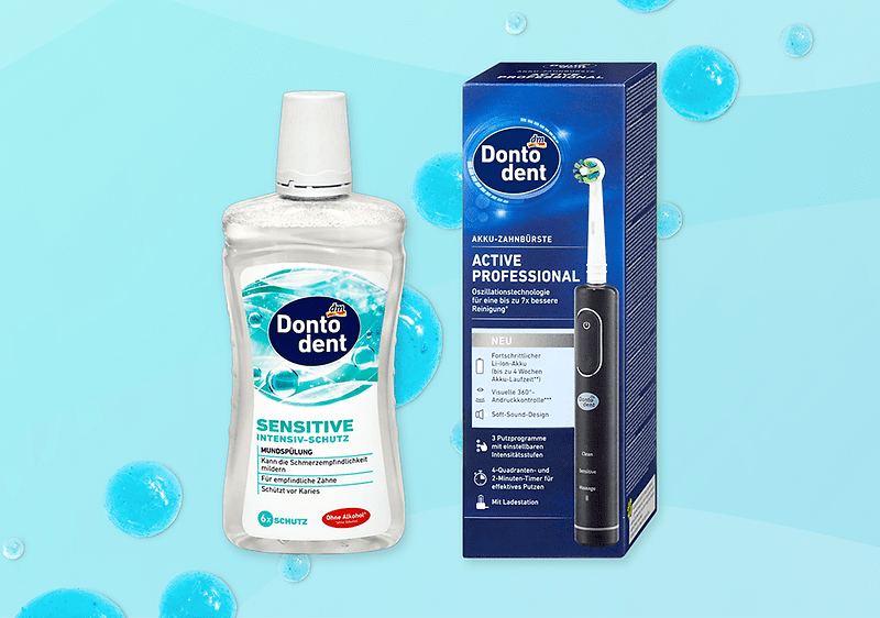 Collutorio e spazzolino elettrico a marchio Dontodent su sfondo blu con bolle