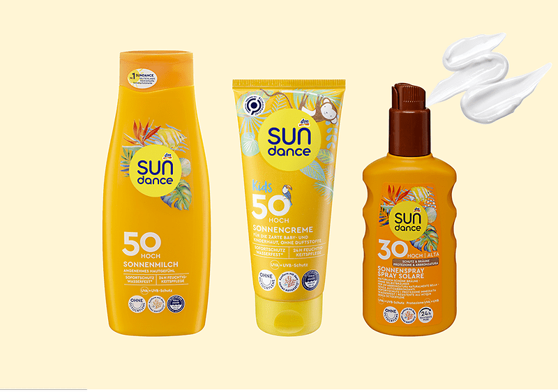 Sundance Produkte vor Palmen