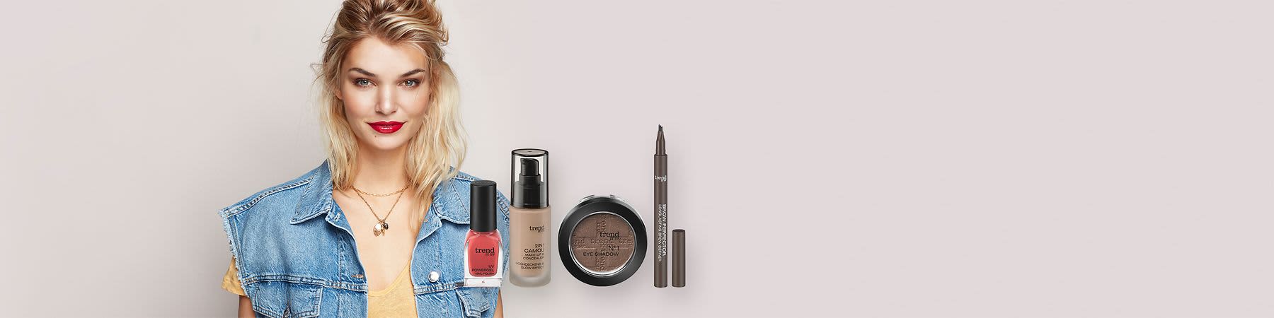 trend IT UP Produkte und geschminkte Frau