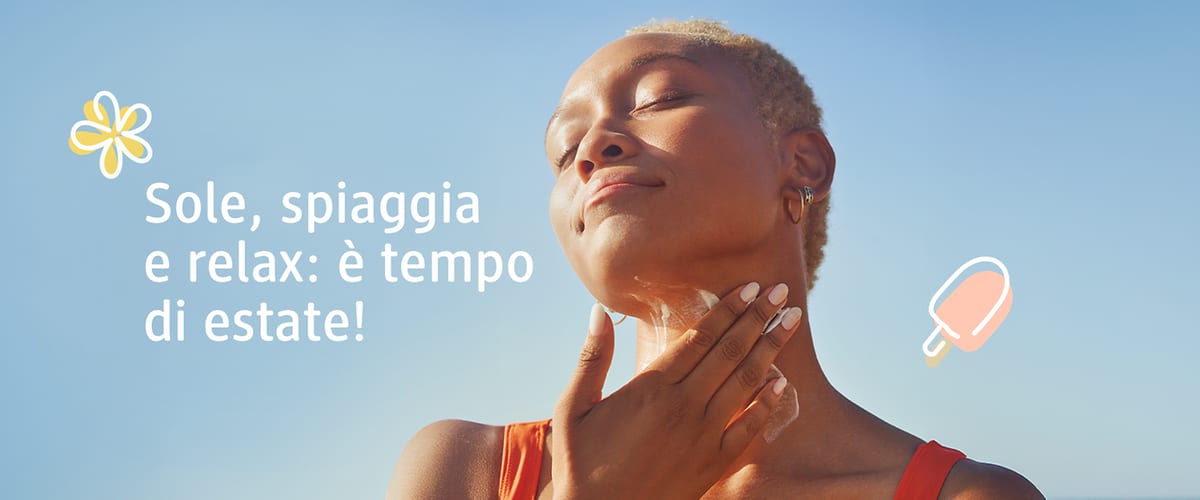 Donna al sole in estate