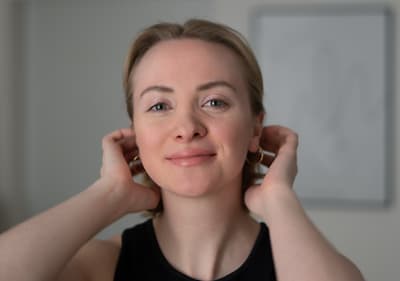 ragazza con make-up per la scuola