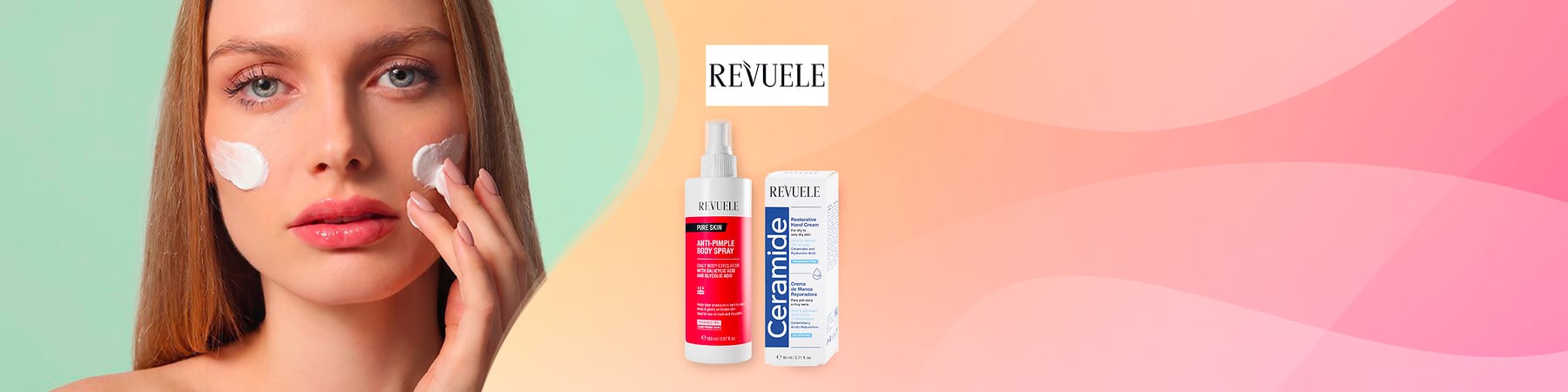 Crema viso applicata su guance di donna accanto a prodotti Revuele