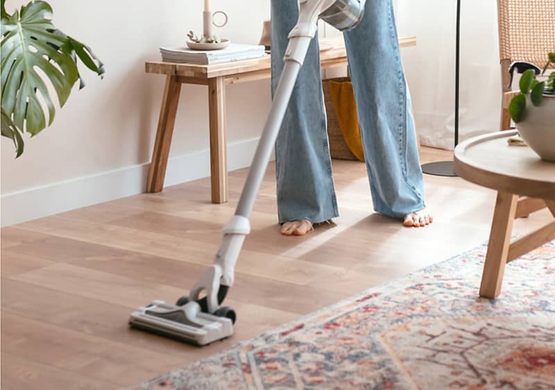 Pulire il pavimento in legno