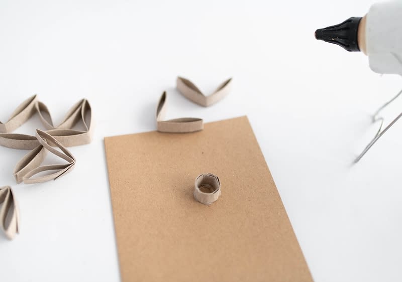 Biglietto upcycling con rotoli carta igienica