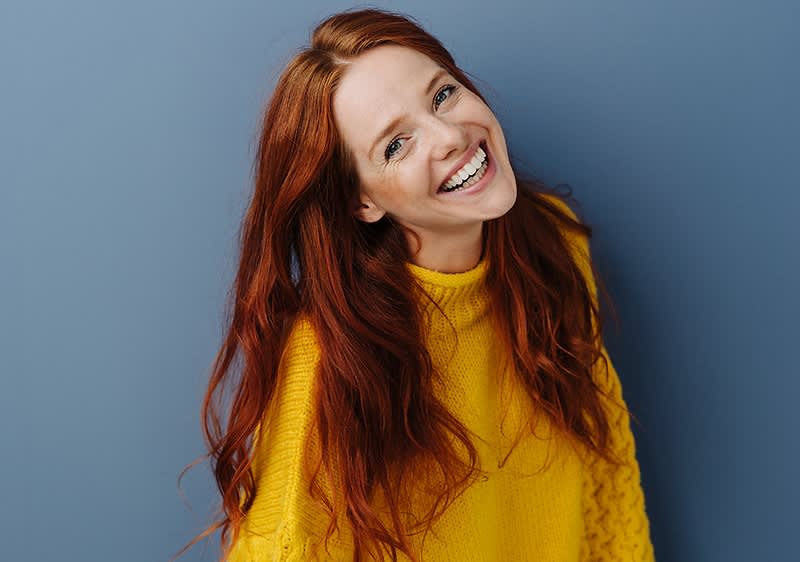 Donna con capelli rossi