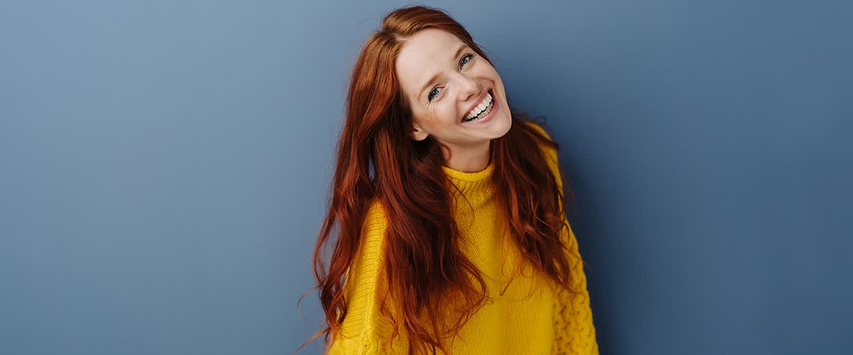 Donna con capelli rossi