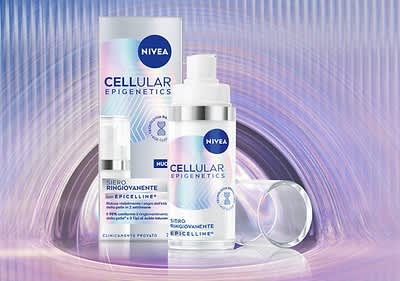 Siero ringiovanente Nivea Cellular Epigenetics con confezione su sfondo oleografico