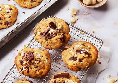 Cookies vegani doppio cioccolato e macadamia