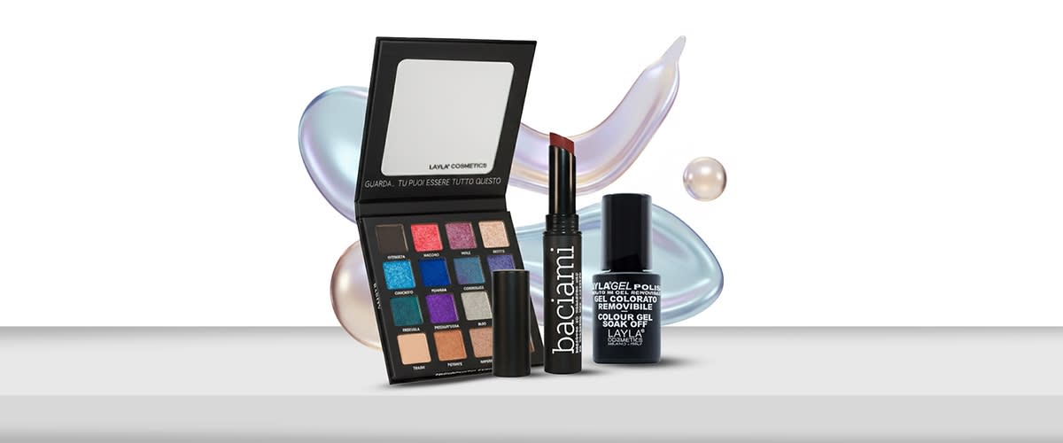 Trucco con palette ombretti, rossetto e smalto Layla Cosmetics