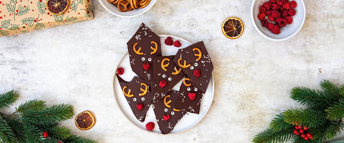 Sei pezzi di cioccolata natalizia spezzata a forma di renna