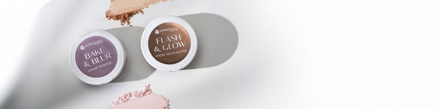 Cipria e illuminante Bell HYPOAllergenic in confezioni rotonde su sfondo chiaro