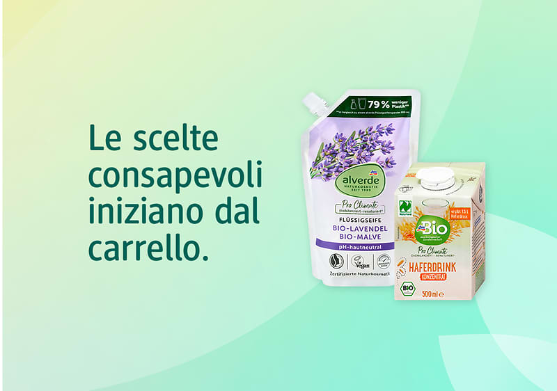 Sfondo verde con scritta Le scelte consapevoli iniziano dal carrello. con confezione di sapone alla lavanda alverde e latte d'avena dmBio.