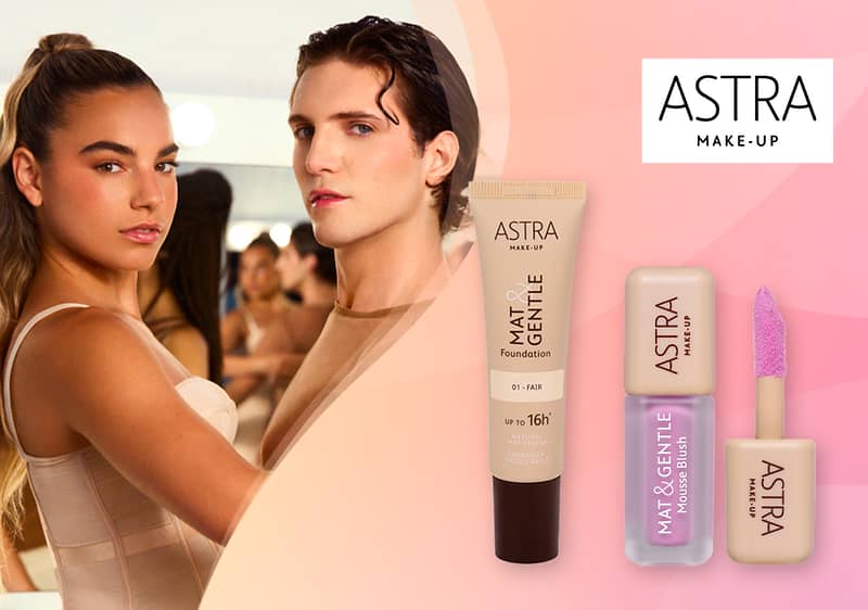 Due persone in primo piano in abiti color carne, a destra due prodotti Astra Make‑Up: fondotinta “Mat & Gentle Foundation e blush liquido “Mat & Gentle Mousse Blush.