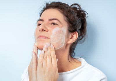 Poranna rutyna pielęgnacja twarzy po 40