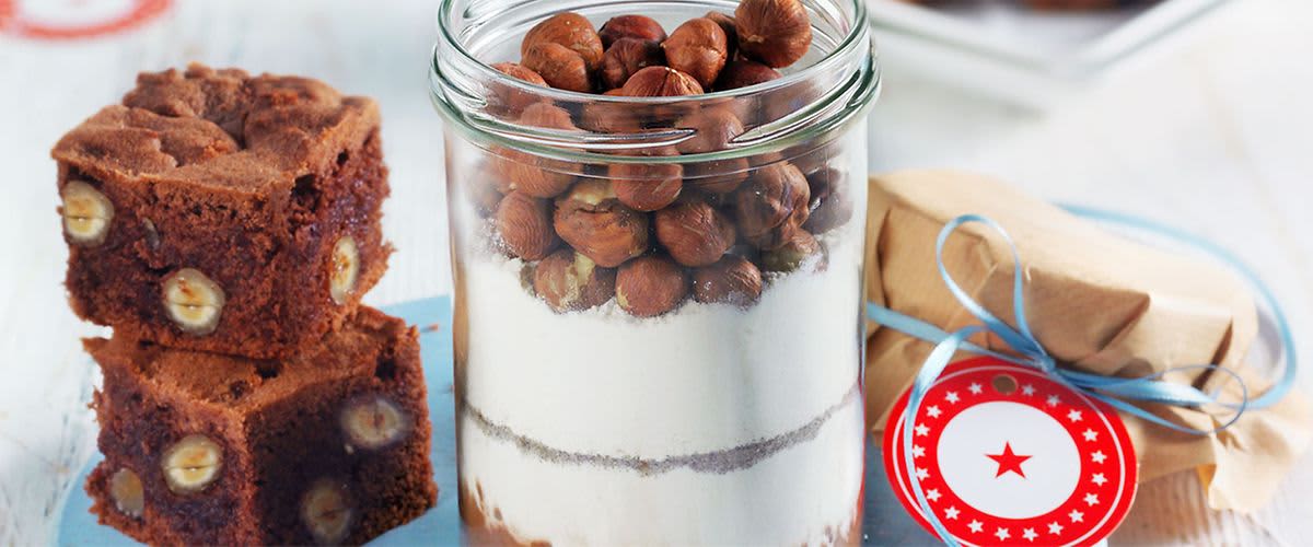 Obrazek nagłówkowy: ciastka brownie w słoiku