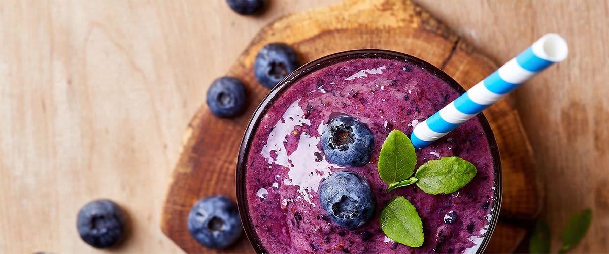 Smoothie proteinowe z jagód chia