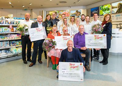 Przekazanie czeku podczas akcji „Pokaż serce” 2018