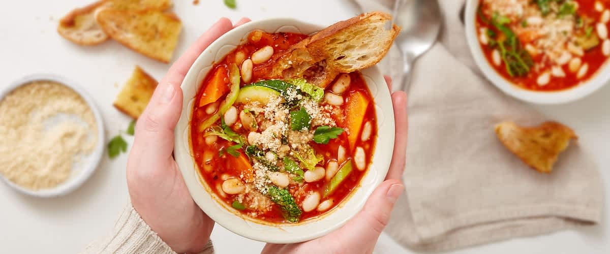 Wegańska zupa minestrone