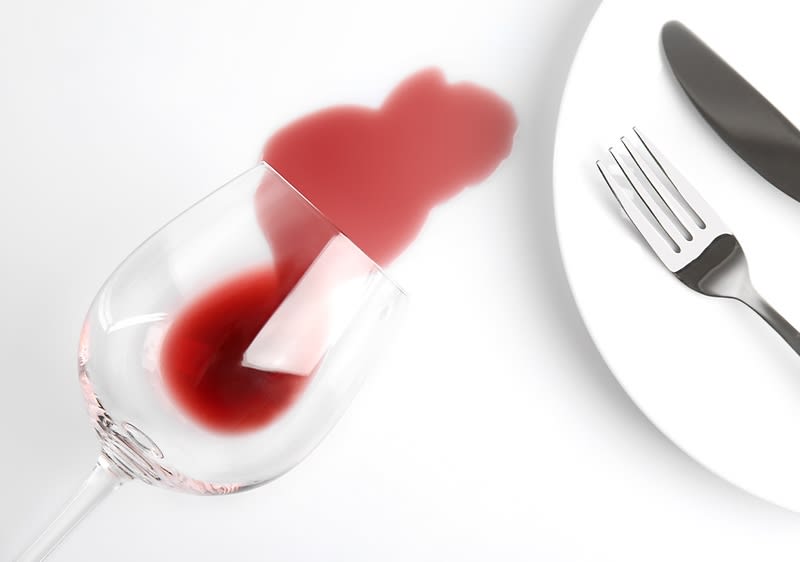 Usuwanie plam z obrusów