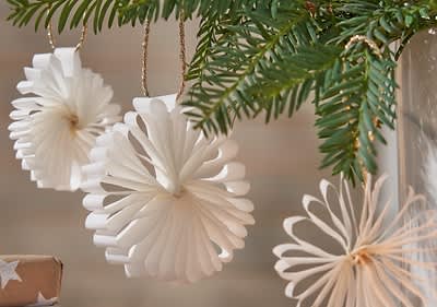 Baumschmuck aus Butterbrotpapier