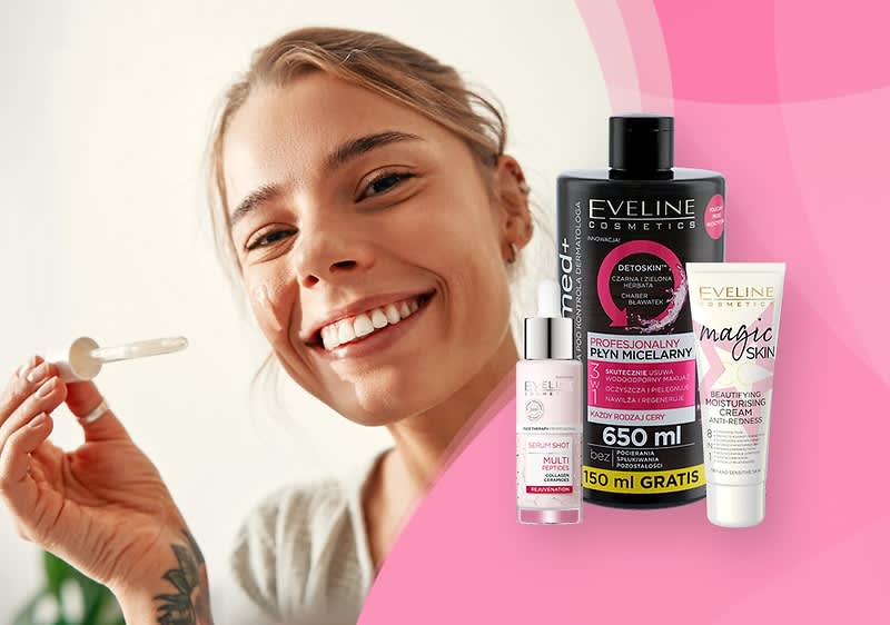 Kobieta trzyma pędzelek do makijażu, obok stoją trzy kosmetyki marki Eveline: płyn micelarny, tubka kremu CC i serum multipeptydowe Shot.