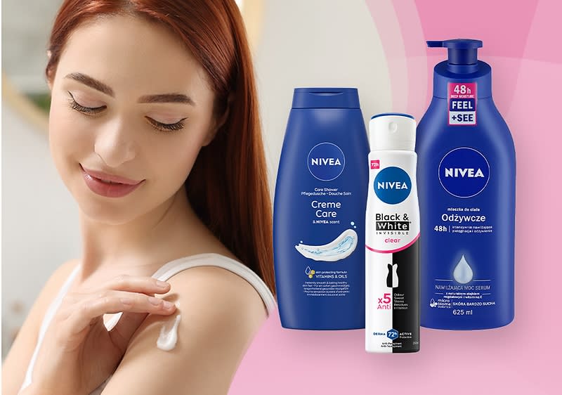 Kobieta nakładająca balsam do ciała, obok na jasnoróżowym tle trzy produkty: odżywcze mleczko do ciała z pompką Nivea, antyperspirant Black&White Invisible Clear spray oraz żel pod prysznic Creme Care.