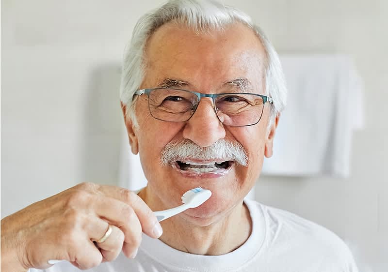 Prawidłowe mycie zębów: sposób na promienny uśmiech