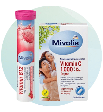Imaginea arată două produse Mivolis: un tub de vitamina B12 și o cutie de vitamina C 1000 cu D3 și seleniu.