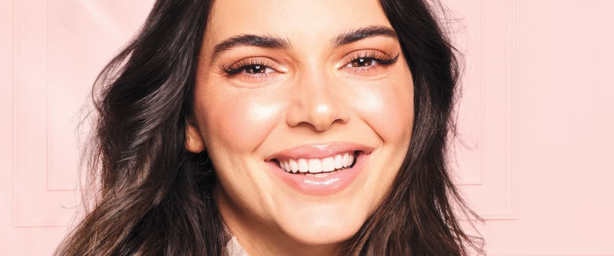 L'ORÉAL LUMI GLOTION