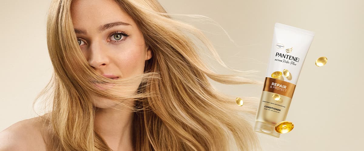Păr blond și balsam de păr Pantene Repair and Protect